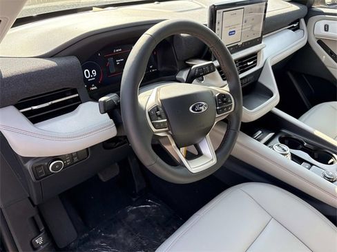 New 2025 Ford Explorer Active w/ Active Comfort Package image 24