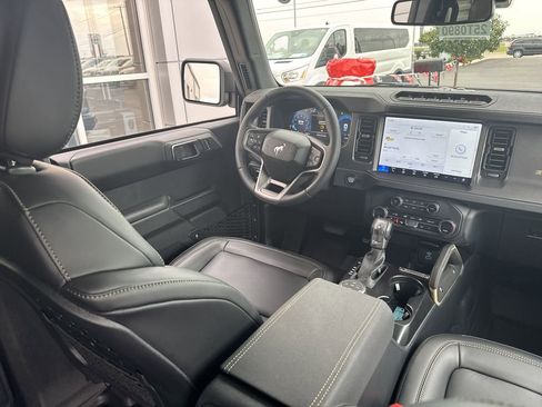 New 2025 Ford Bronco Badlands image 17