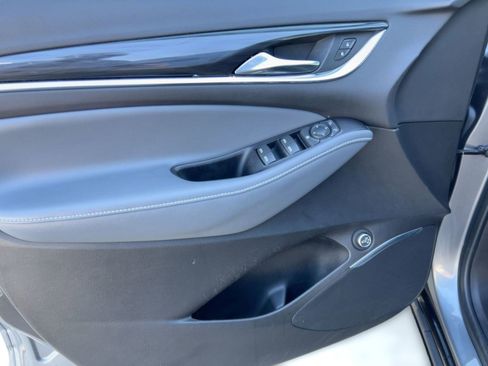 Certified 2020 Buick Enclave Essence image 12