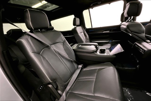 Used 2024 Jeep Grand Wagoneer Series II Obsidian w/ Quick Order Packagew 28T AWD/4WD image 26