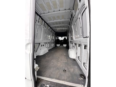 Used 2020 Mercedes-Benz Sprinter 2500 image 8
