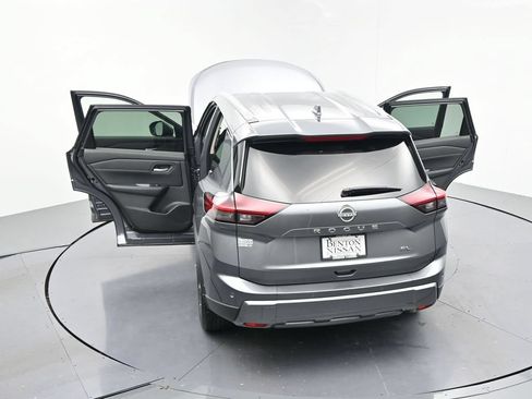 Used 2026 Nissan Rogue SL FWD image 24