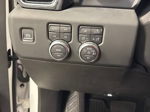 Used 2024 GMC Sierra 1500 Denali Ultimate AWD/4WD image 32