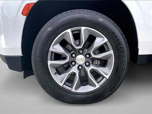 Used 2021 Chevrolet Suburban LT w/ LT Signature Package image 10