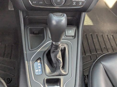 Used 2021 Jeep Cherokee Latitude Plus image 21