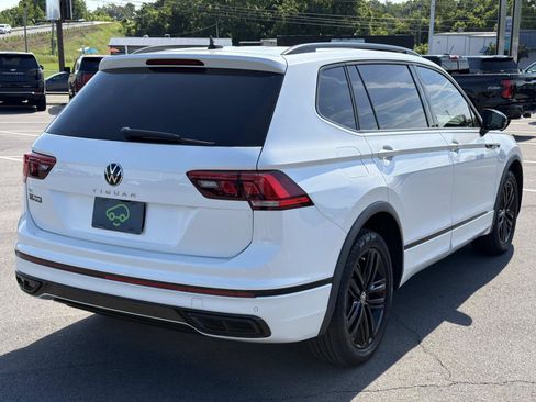 Used 2022 Volkswagen Tiguan SE R-Line FWD image 7