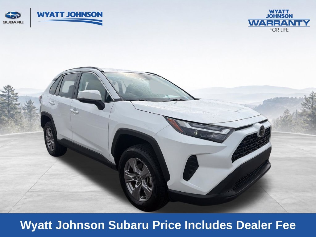 Used 2025 Toyota RAV4 XLE FWD image 13