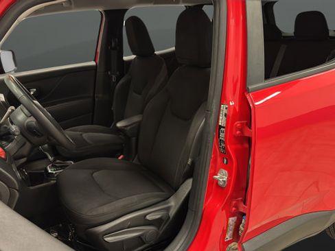 Used 2022 Jeep Renegade Latitude AWD/4WD image 9