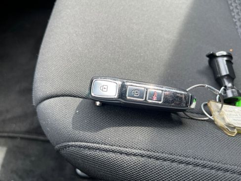 Used 2025 Kia Sportage LX image 21