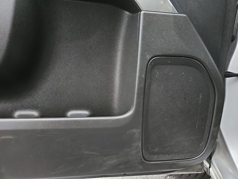 Used 2018 Chevrolet Silverado 1500 LT image 16