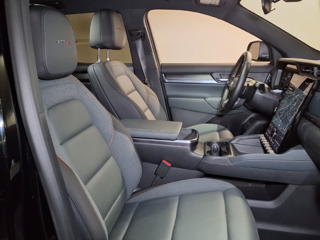 Used 2026 GMC Terrain AT4 w/ Convenience Package III AWD/4WD image 24