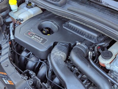Used 2017 Ford C-MAX Energi Titanium w/ Equipment Group 501A image 40