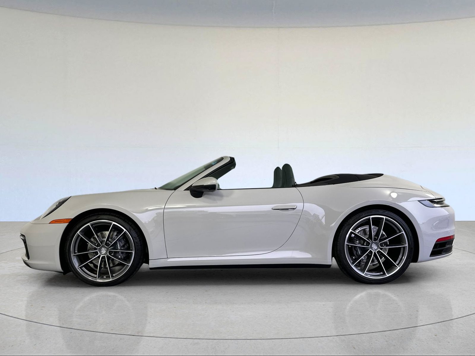 Certified 2021 Porsche 911 Carrera image 2
