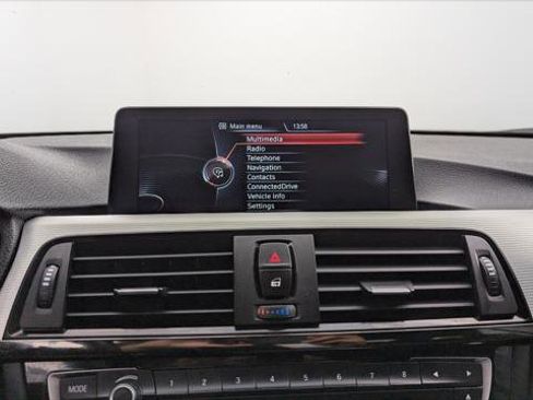 Used 2015 BMW M4 Convertible image 21