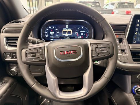 Used 2024 GMC Yukon SLT w/ SLT Premium Package AWD/4WD image 30