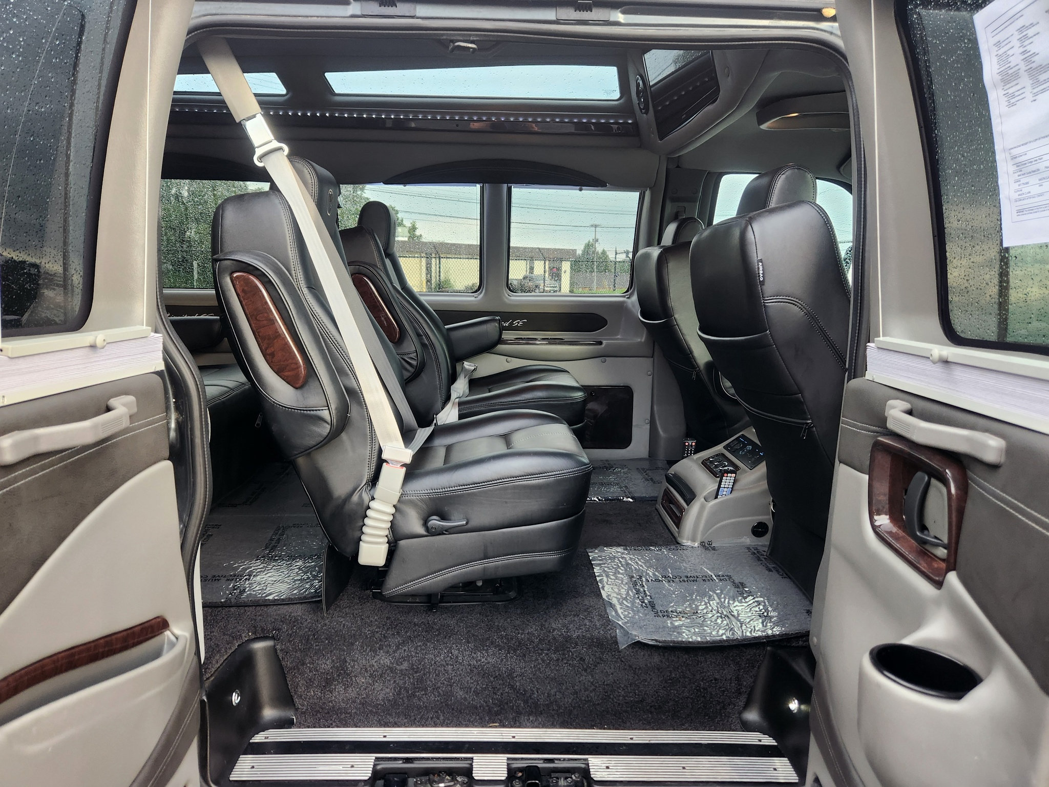 Used 2017 GMC Savana 2500 RWD image 42