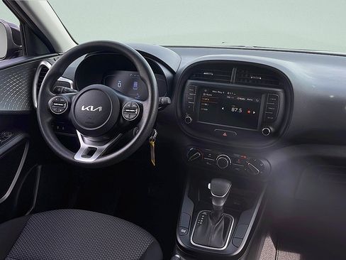 Used 2024 Kia Soul LX w/ Option Group 015 FWD image 27
