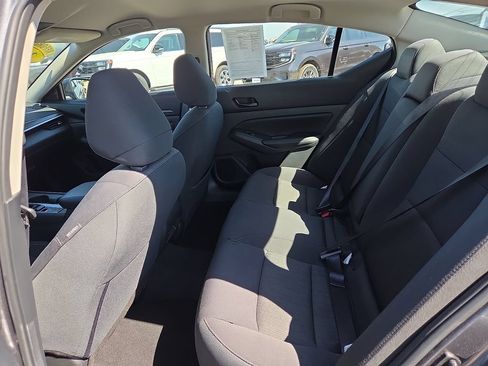 Used 2025 Nissan Altima 2.5 SV AWD/4WD image 17
