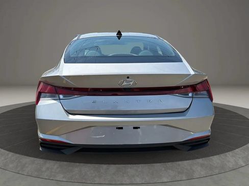 Used 2023 Hyundai Elantra SEL w/ Convenience Package FWD image 6