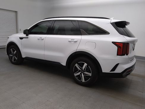 Used 2023 Kia Sorento EX w/ Panoramic Sunroof Package image 3