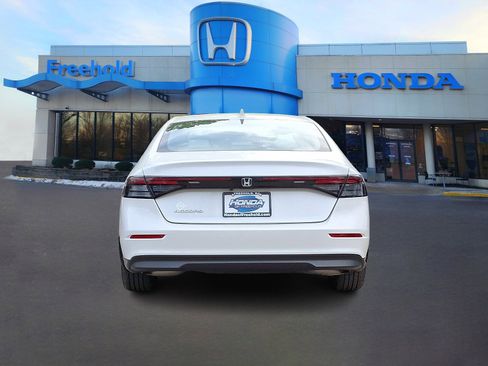 Certified 2023 Honda Accord EX image 6