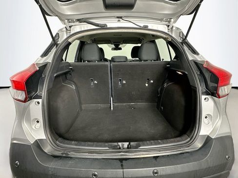 Used 2020 Nissan Kicks S image 24