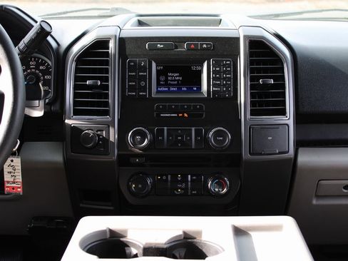 Used 2017 Ford F150 XLT image 21