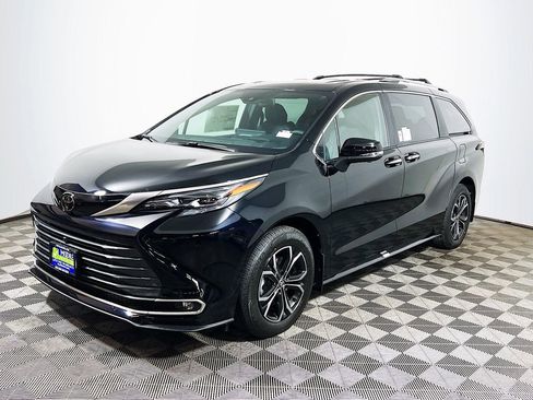 New 2026 Toyota Sienna Platinum AWD/4WD image 4