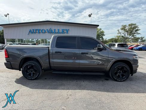 Used 2025 RAM 1500 Big Horn AWD/4WD image 8