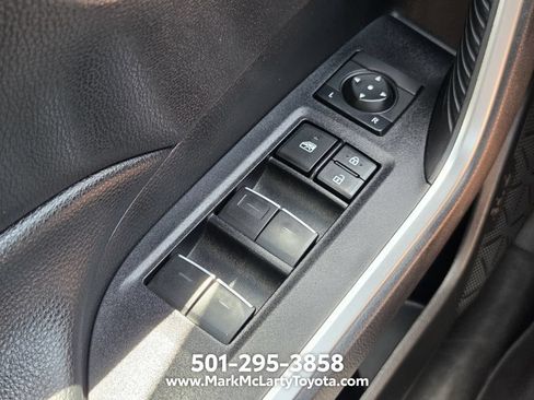 Used 2022 Toyota RAV4 XLE FWD image 23