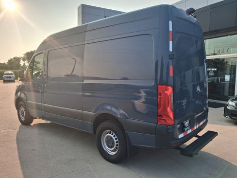 Used 2019 Mercedes-Benz Sprinter 144 image 6