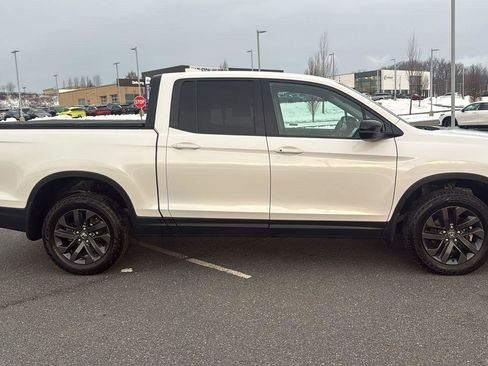 Used 2023 Honda Ridgeline Sport image 4