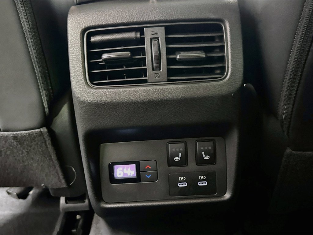 Used 2024 Nissan Rogue Platinum w/ Platinum Premium Package FWD image 33