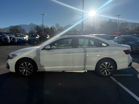 Used 2023 Volkswagen Jetta S image 4