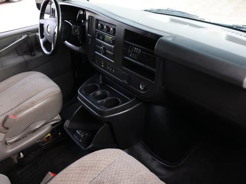 Used 2021 Chevrolet Express 2500 w/ Driver Convenience Package RWD image 15