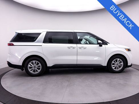 Used 2024 Kia Carnival LX FWD image 36
