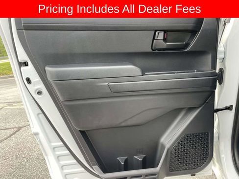 Used 2025 Toyota Tacoma SR AWD/4WD image 14
