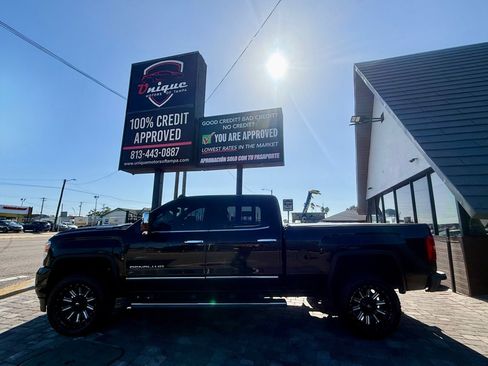 Used 2019 GMC Sierra 2500 Denali w/ Duramax Plus Package image 28