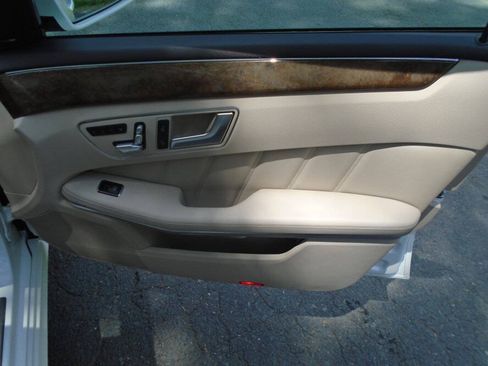 Used 2014 Mercedes-Benz E 350 Sedan image 26