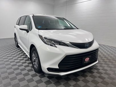 Used 2021 Toyota Sienna LE
