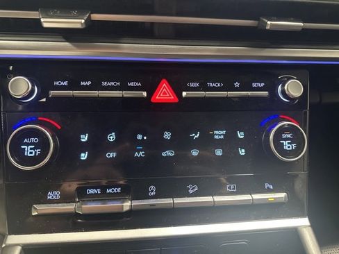 Used 2024 Hyundai Santa Fe Limited image 22