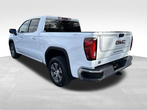 Used 2025 GMC Sierra 1500 SLT image 3
