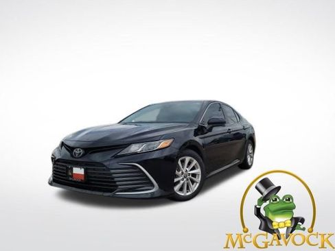 Used 2021 Toyota Camry LE FWD image 1