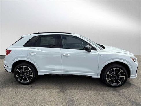 Certified 2025 Audi Q3 2.0T Premium Plus w/ Premium Plus Package image 6