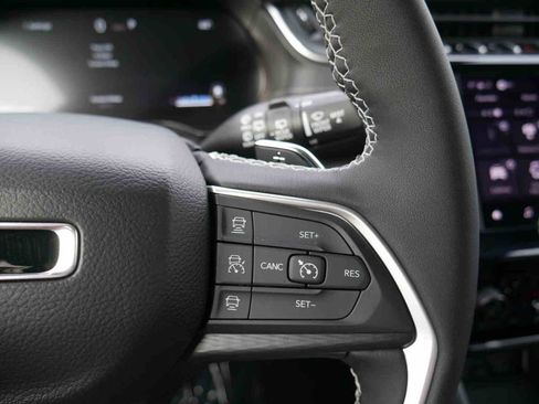 New 2025 Jeep Grand Cherokee Altitude image 37