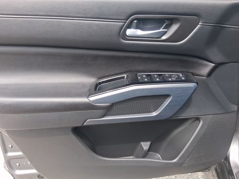 Certified 2025 Nissan Pathfinder SL AWD/4WD image 15