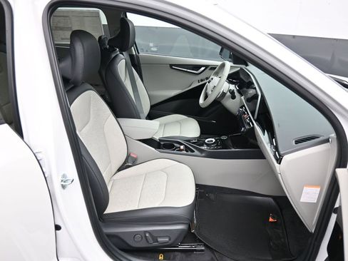 New 2025 Kia Niro Wave w/ Wave Preserve Package image 25