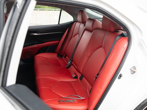 Used 2019 Toyota Camry XSE image 17