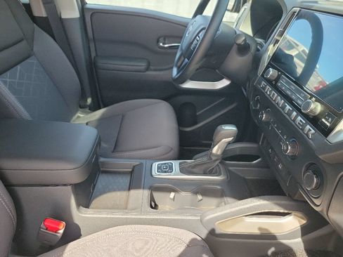 New 2026 Nissan Frontier SV w/ Tow Package AWD/4WD image 39