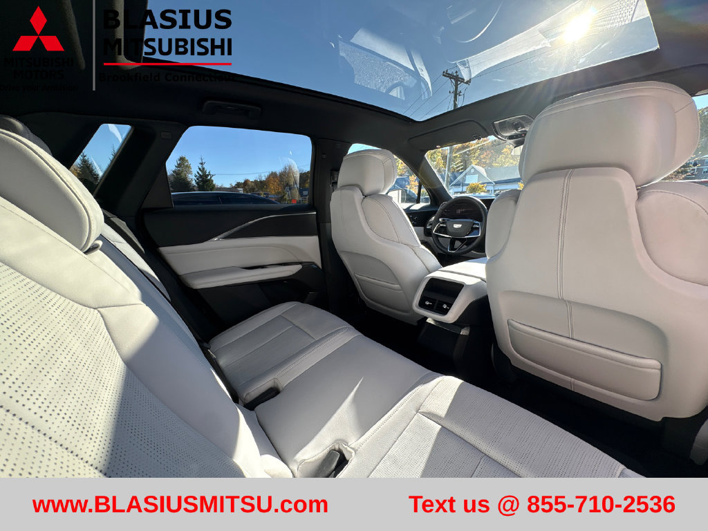 Used 2024 Cadillac Lyriq Luxury AWD/4WD image 47